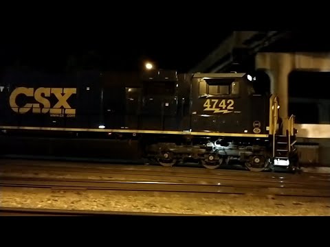 CSX I038 headed Southbound in Monroe NC with CSXT 4742 in the lead 11 ...