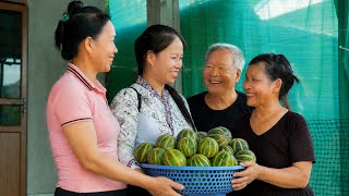 Happiness was evident on the faces of the family members when they saw Hoai Ca a filial son.