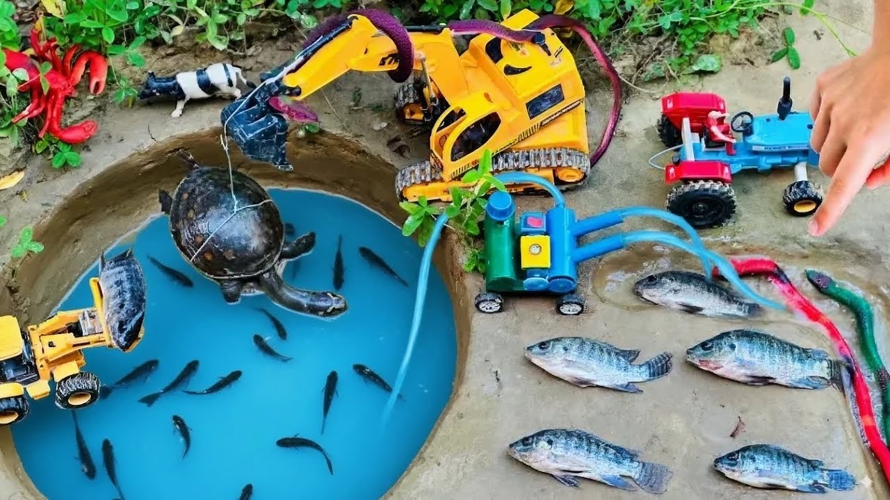 Ловля рыбы с помощью мини-водяного насоса | Увлекательная рыбалка | Самодельный трактор @Mini Fis...