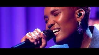 Arlo Parks - Caroline [Live on Graham Norton]