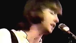 THE HOLLIES(LIVE VIDEO CLIP)-"CARRIE-ANNE"(LYRICS)