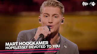 Video thumbnail of "Mart Hoogkamer - Hopelessly Devoted To You // Sterren NL"