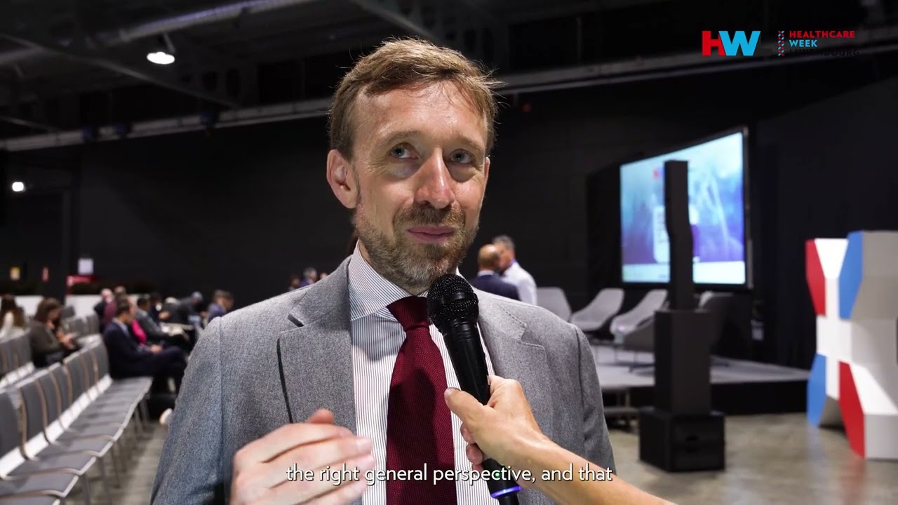 Anteprima video: How can AI support – rather than replace – clinicians in medical decision-making?