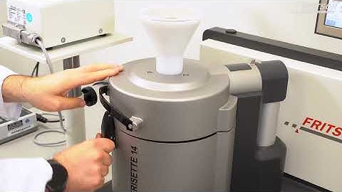 Grinding green tea leaves with the Variable Speed Rotor Mill PULVERISETTE 14 𝘱𝘳𝘦𝘮𝘪𝘶𝘮 𝘭𝘪𝘯𝘦