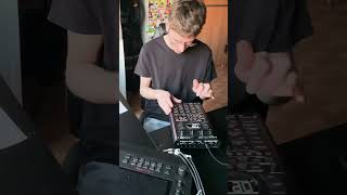 Making a dark Nobu Woods type beat on the SP404