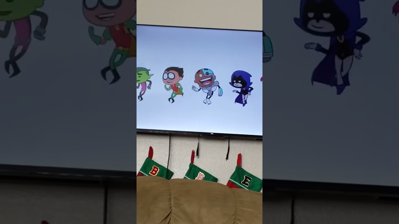 I'm watching teen Titans for the last day cuz tomorrow school 🎒🏫