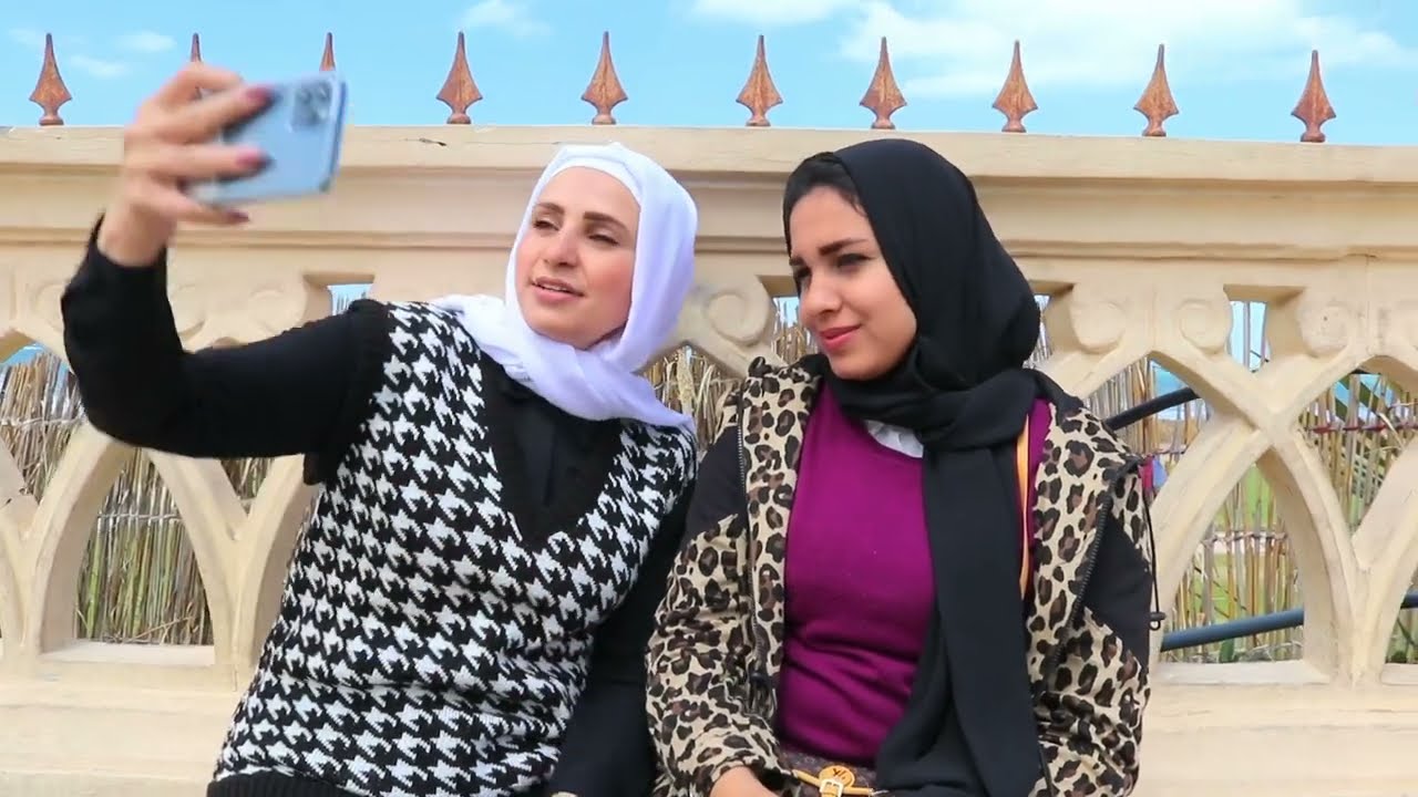 ام ذهبت مع صاحبتها و تركت بنتها !!