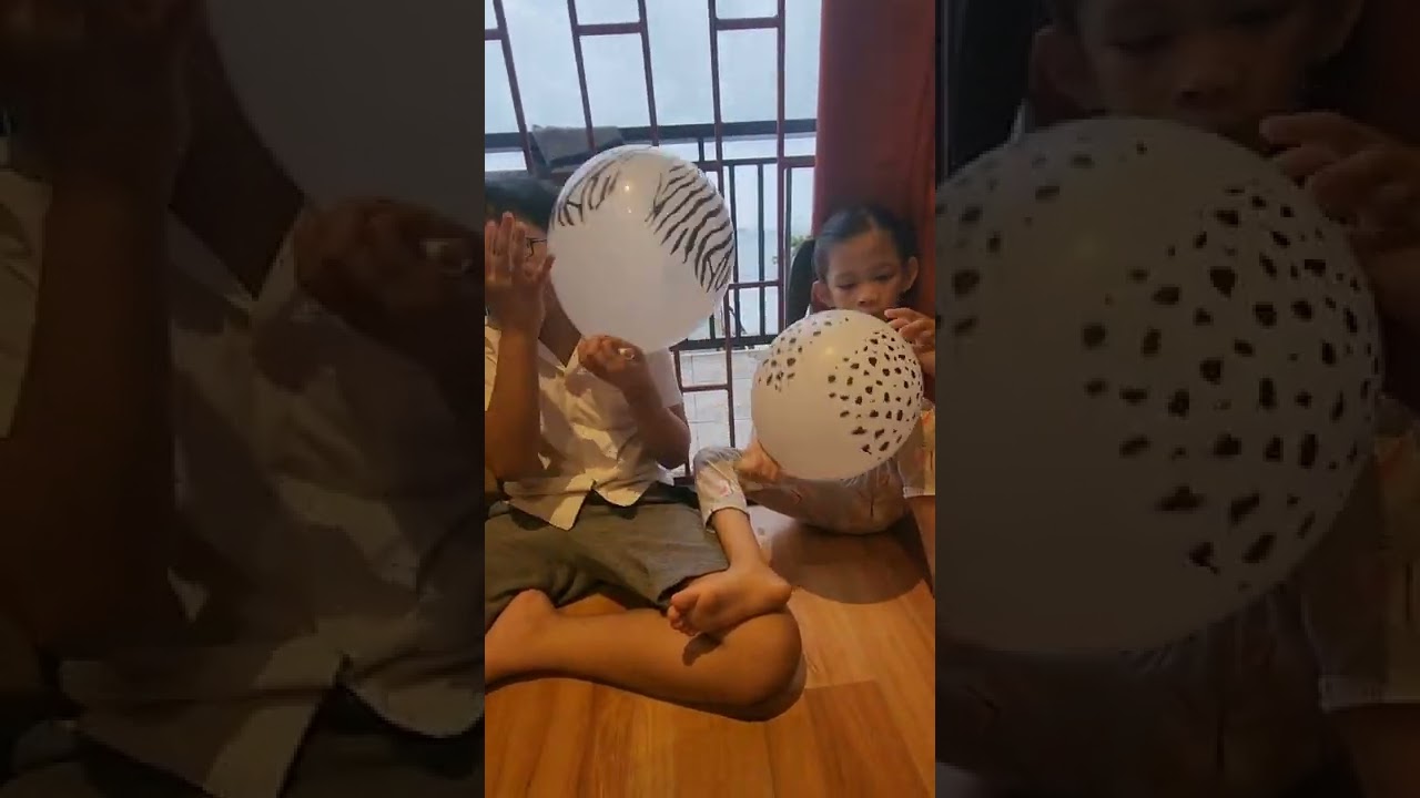 blowing big balloon with my lil'sister❤️❤️ #superfun #balloonbuddies#ilovemylittlesister #MightyGab