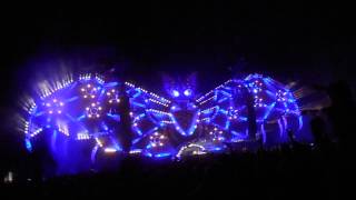 mainstage atmozfears & code black playing baseface !!  on q-base 2014