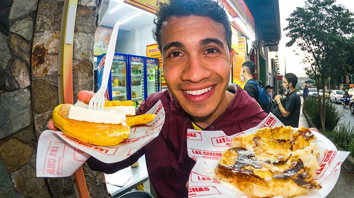 Trying STREET FOOD in Colombia 🇨🇴