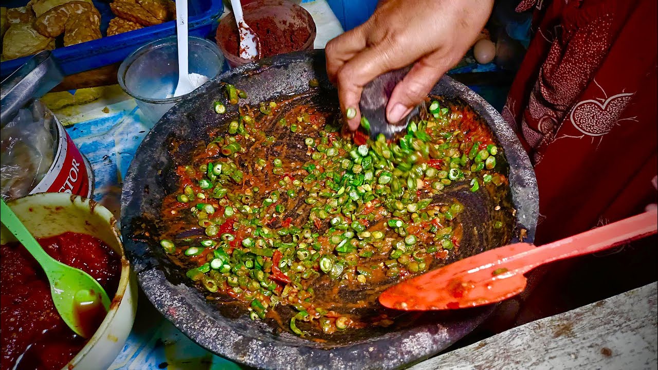 CUMA 8 RIBU SAMBEL KACANG WENAK HIDDEM GEM! Bebas Milih Lauk Sepuasnya