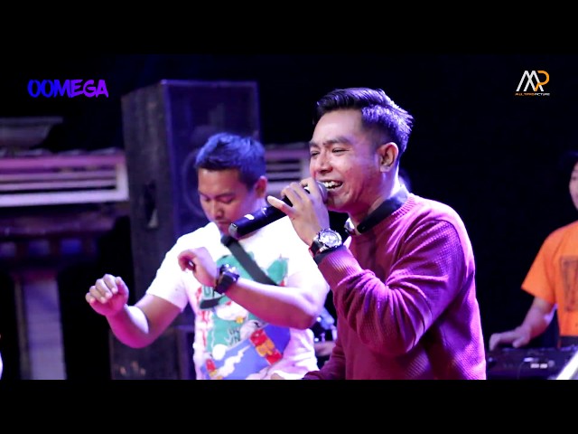 Suara merdu Gery Mahesa - Terkesima | Oomega live di desa Gery class=