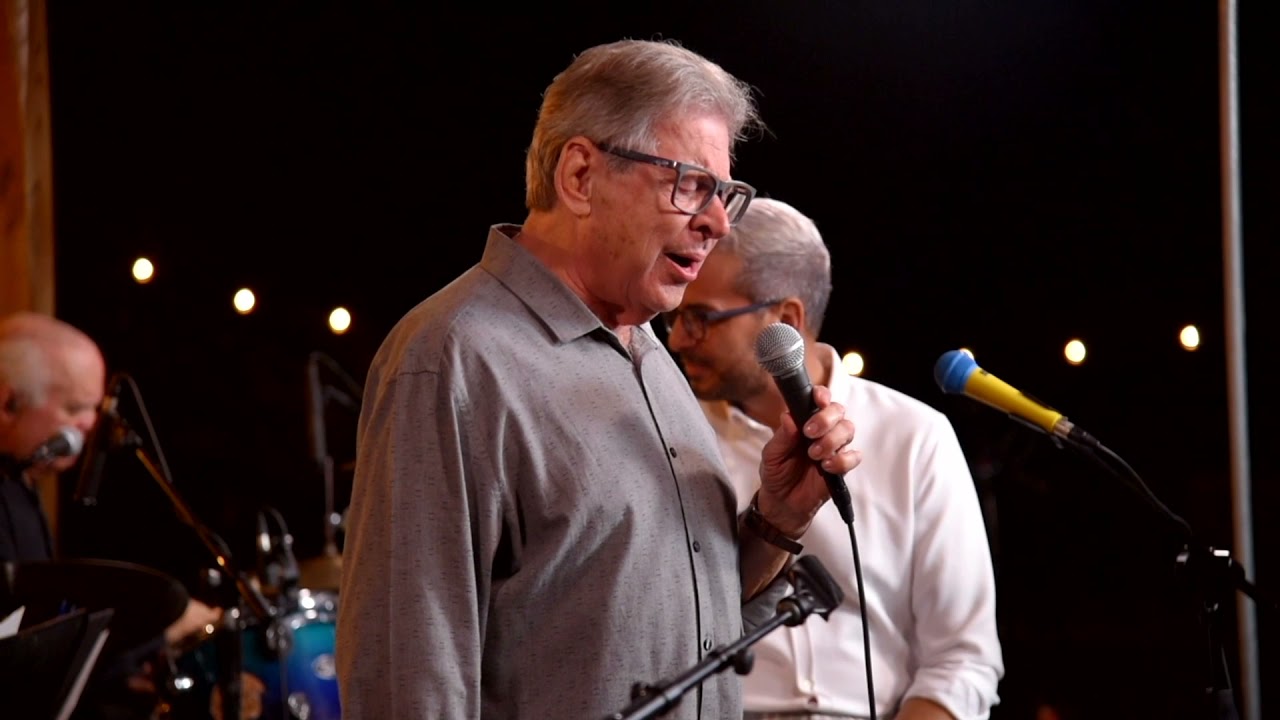 Los Grandes Éxitos de Chucho Avellanet (Live Sesiones Desde La Loma)