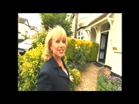 Elaine Paige: Visiting Her Childhood Home - The One Show, 2014