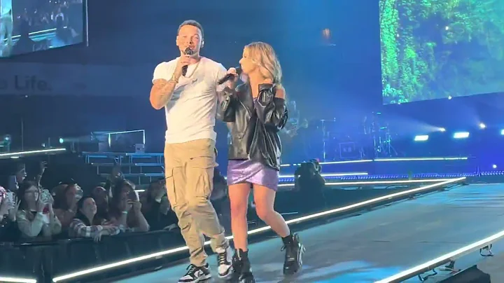 Kane Brown & Katelyn Brown - Thank God LIVE at the...