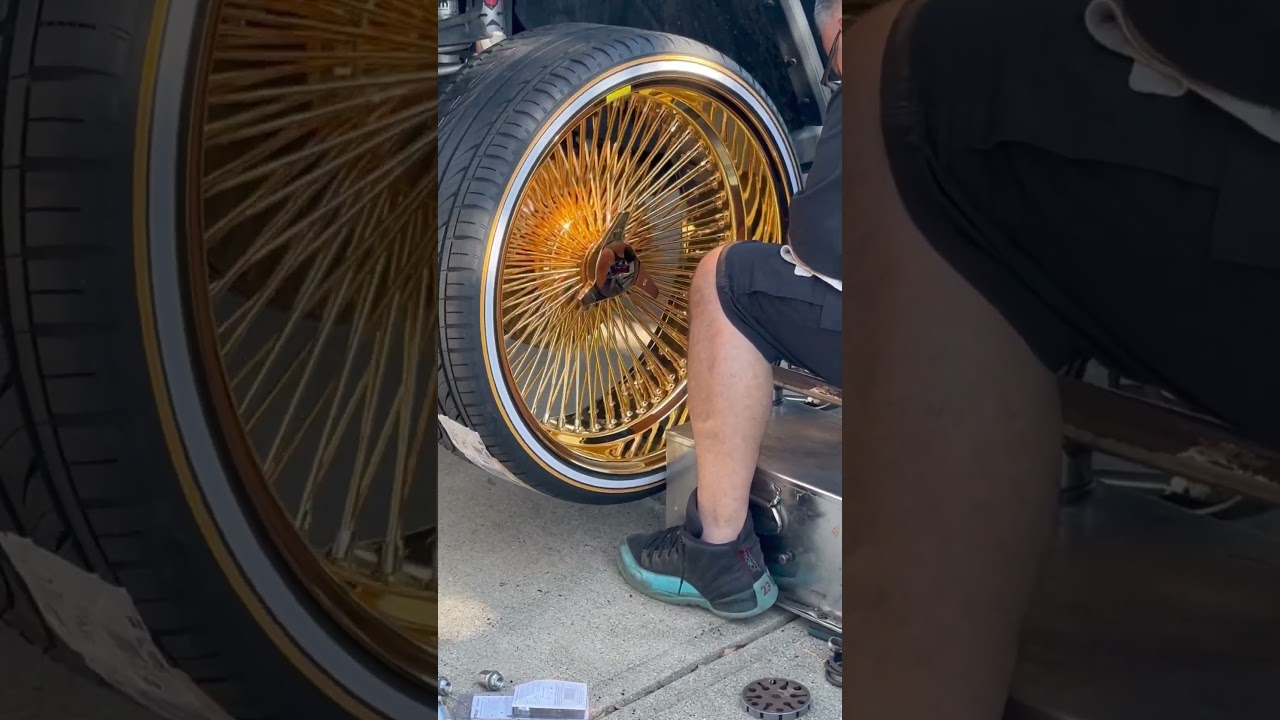 24 Inch Gold Staggered Daytons & Vogues