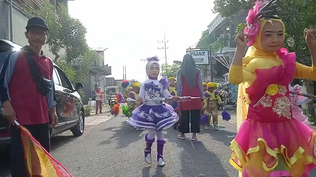 2024 - show drumband kelompok B yang ke 4 (bag.1)