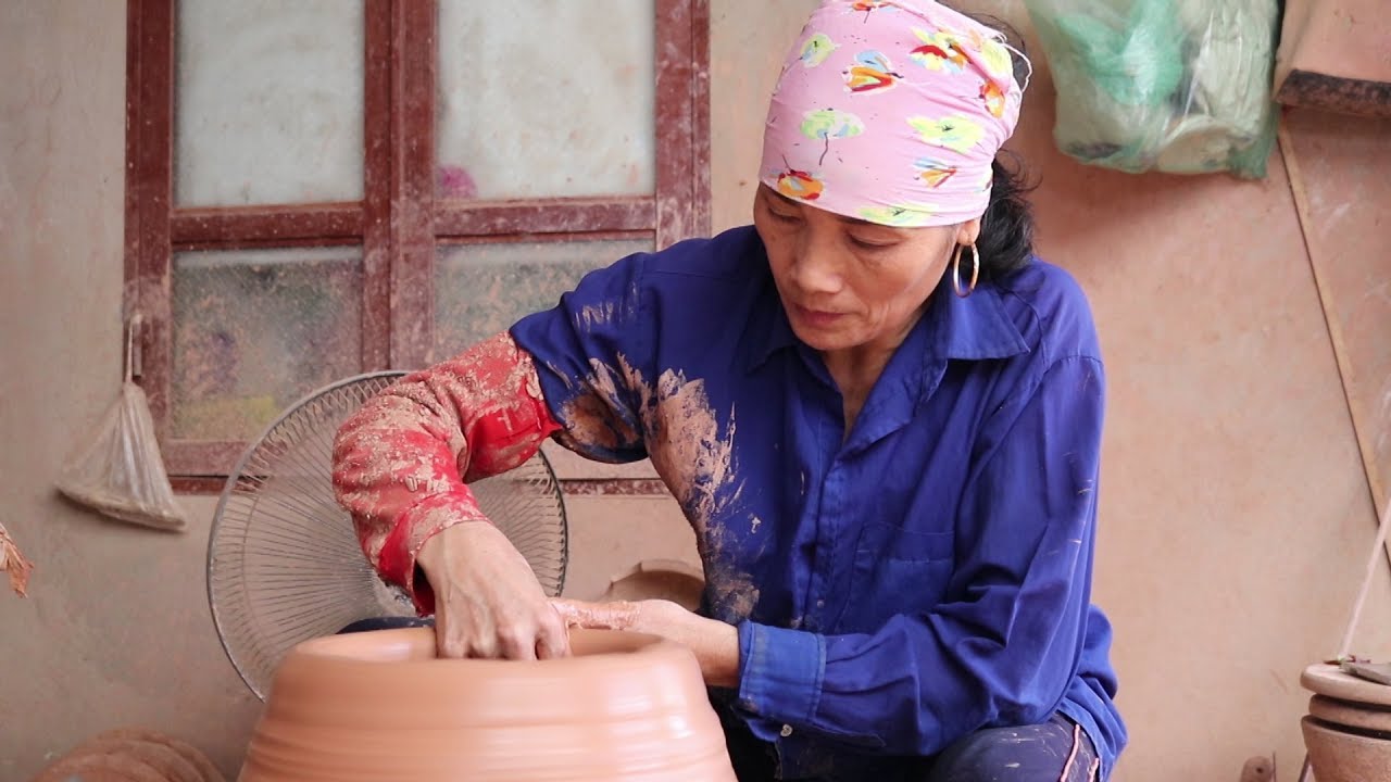 Phu Lang Ceramic Village - YouTube