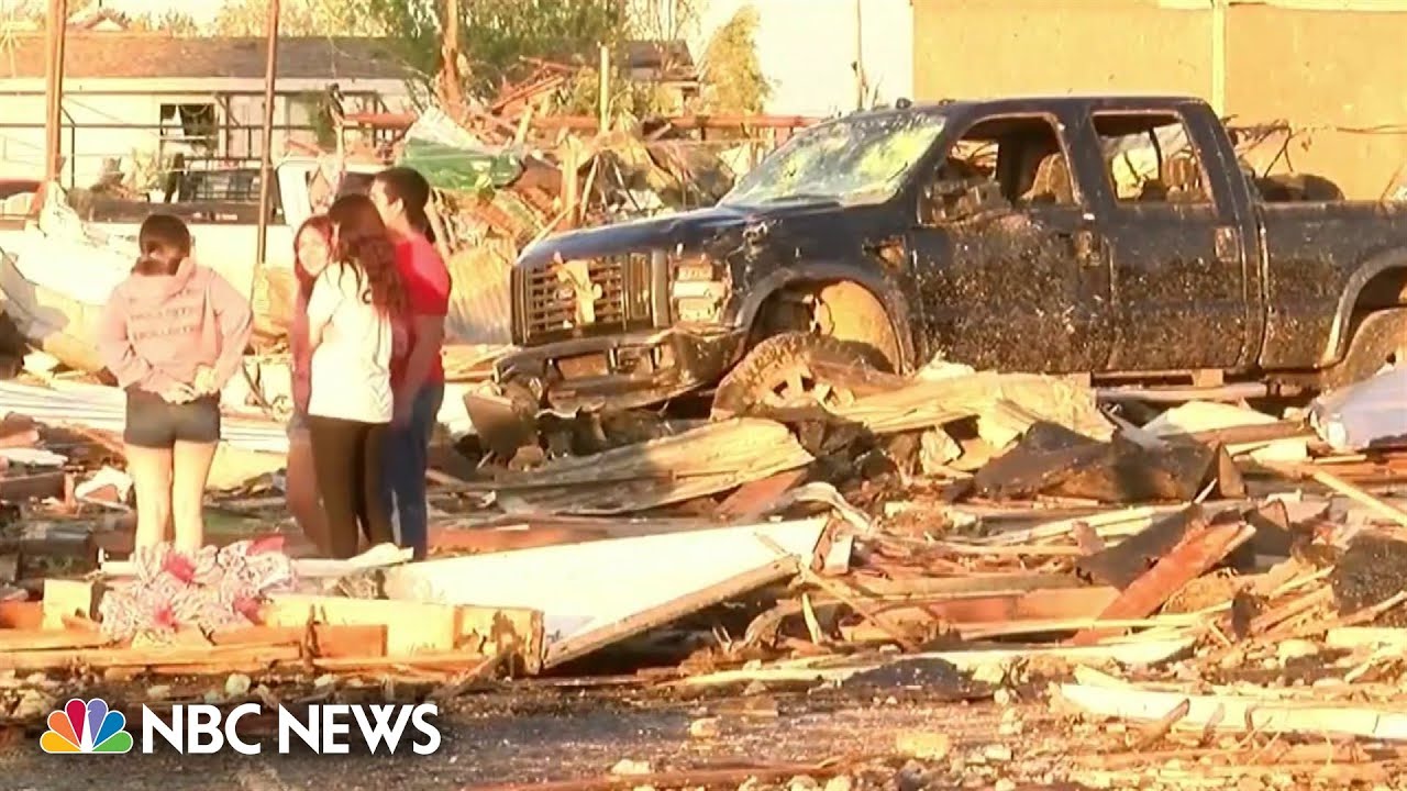 Texas tornado leaves 3 dead and dozens injured