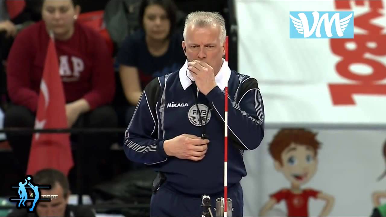 Referee's rude mistake YouTube