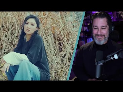 Director Reacts - Hwasa 