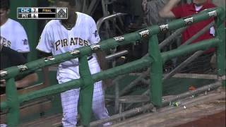2011/08/04 Marmol records 23rd save