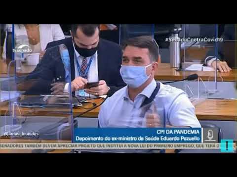 Flávio Bolsonaro diz que Silas Malafaia é 'conselheiro' de Bolsonaro