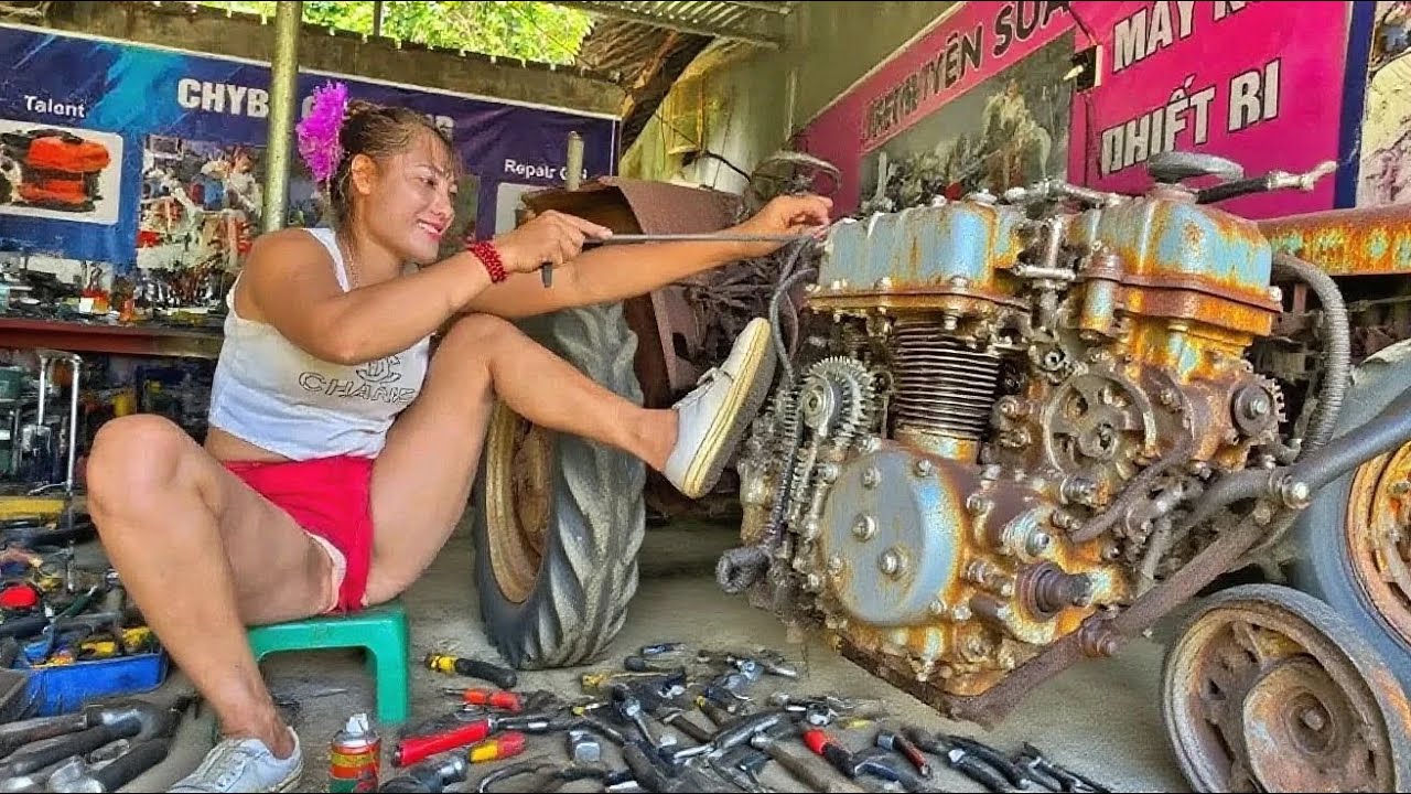 Amazing Talented 18-Year-Old Genius Girl Replaces Bearings and Oil Seals on a Tractor Perfectly