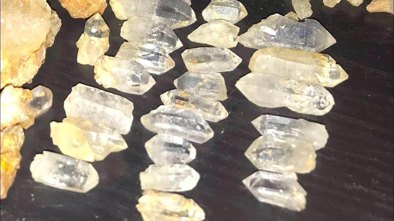 treasure-hunt-crystal-pocket-found-rockhounding-pennsylvania-youtube