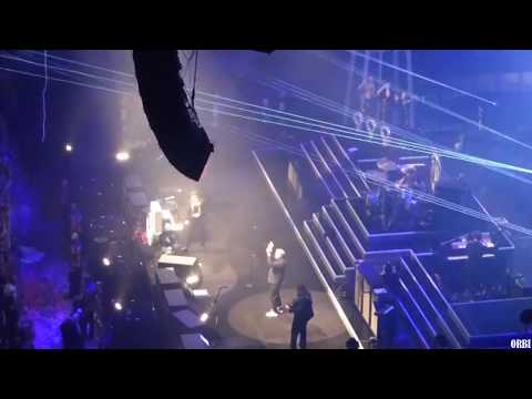 The Killers Feat. Bernard Sumner - Bizarre Love Triangle (London, The O2, 28.11.17.)