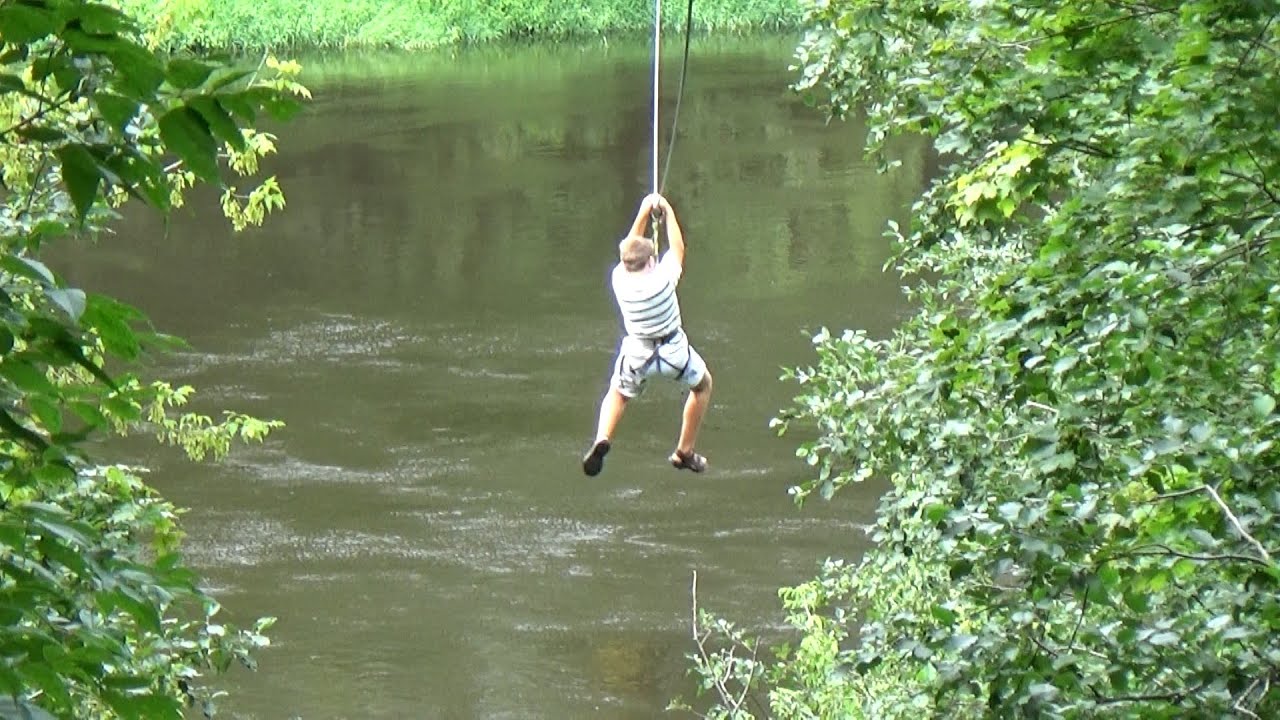 Полет над рекой Нярис на тарзанке Литва