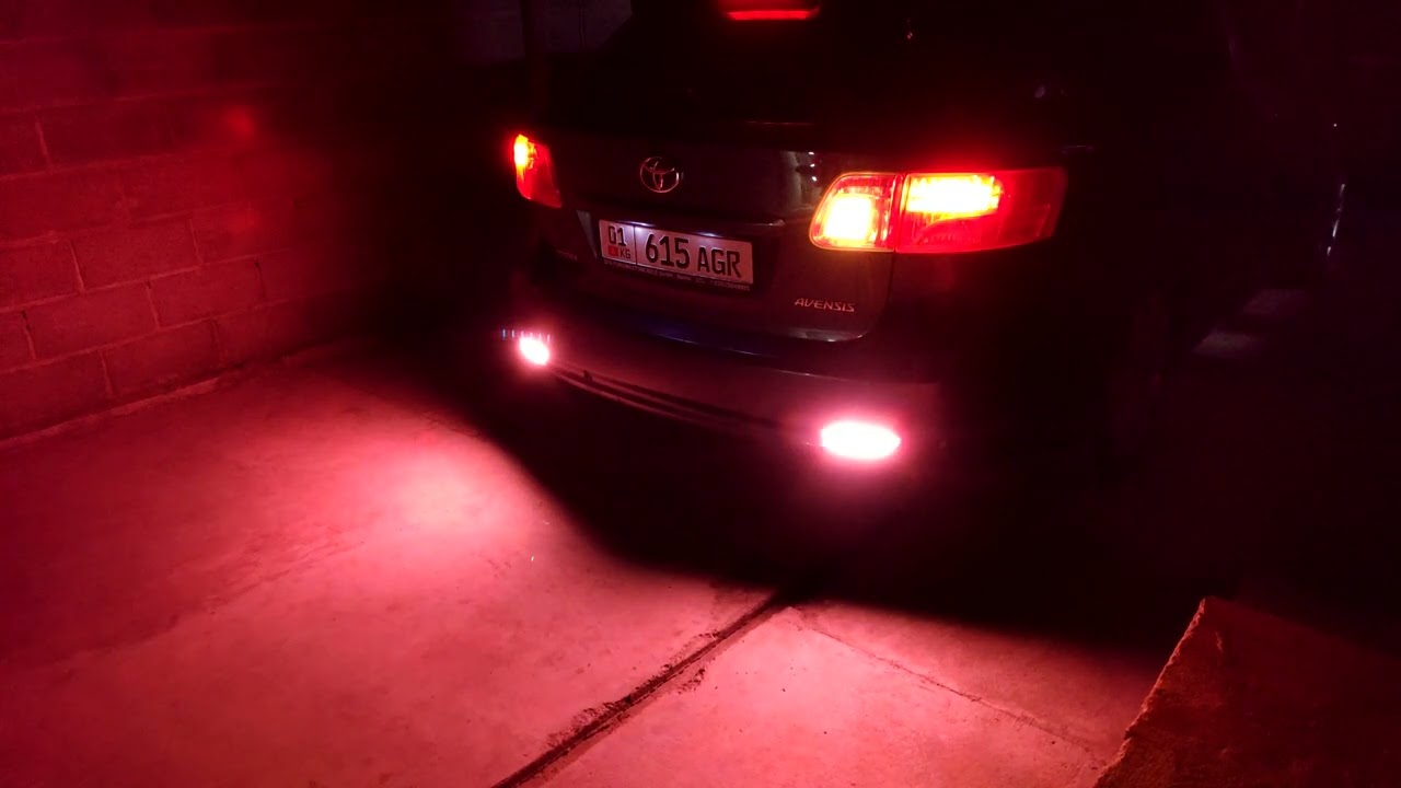Катафот с подсветкой на авенсис т27 - YouTube