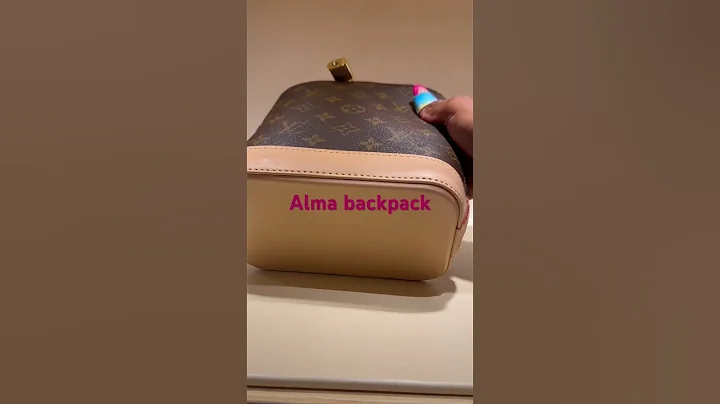 COME INSIDE LOUIS VUITTON AND WINDOW SHOP WITH ME! #shorts #louisvuitton #luxury