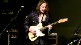 Robben Ford Solo - @ Peters Players guitar tab & chords by Rick Greensides. PDF & Guitar Pro tabs.