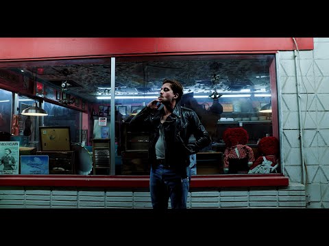 Смотреть «Robin Raps -- "Raspberry Jam" OFFICIAL MUSIC VIDEO» на YouTube