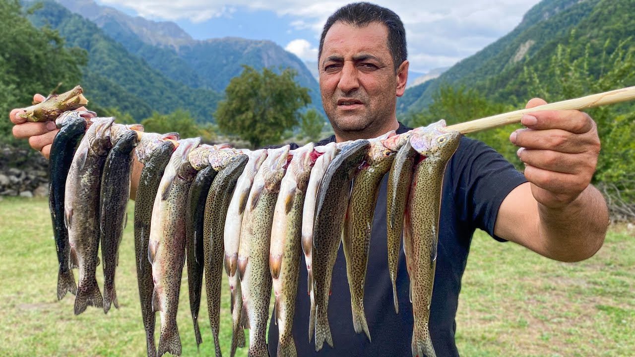⁣Caught a TROUT in the River and Cooked it on the Rocks! The most delicious way of cooking