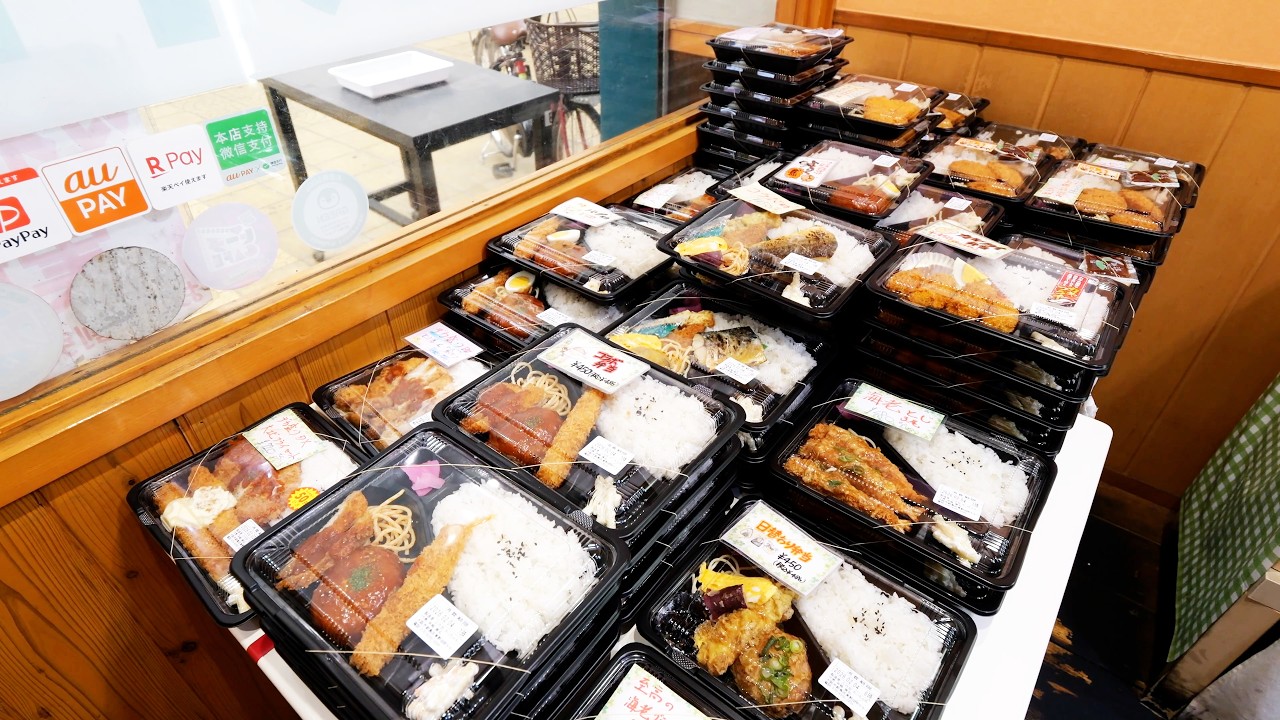 All bento boxes are under 500 yen. A friendly bento shop that