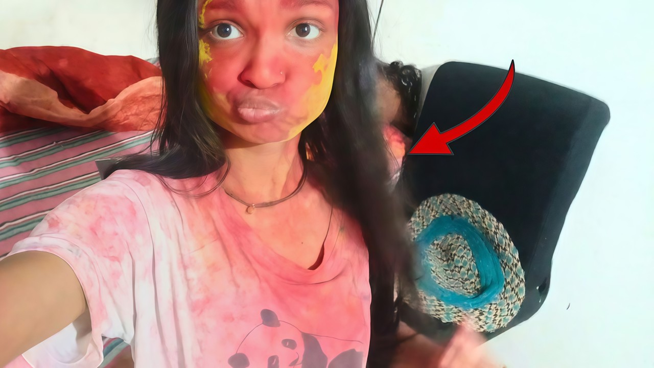 holi me anni to puri bhoot ban gayi hai !!😂😂