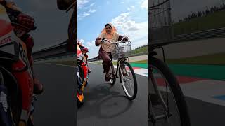 mak cik ni dah memang