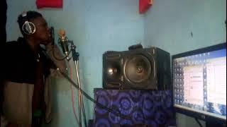 Ng'wana Kalanga akirekodi nyimbo mpya Lwenge studio_ 0788303621.