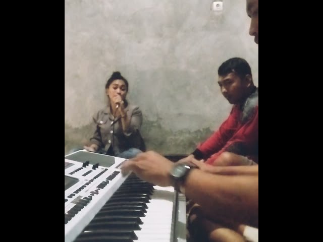 Kembang Bibir _ Voc Cici _ Singgle Keyboard pa 700 Styel Semi class=