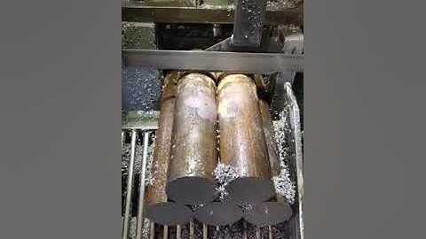 Automatic bundle cut of CNC band saw.