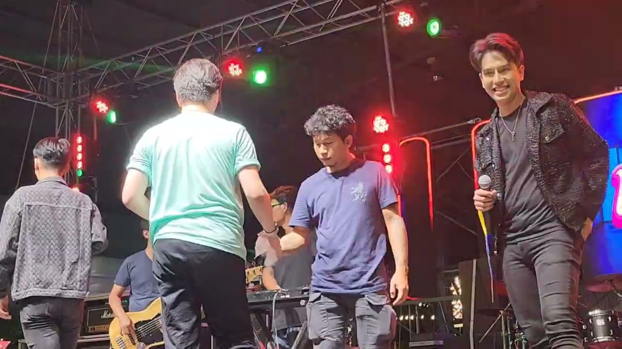 คำแพง - สวยขยี้ใจ - #ซันวงศธร & #แพรวพราวแสงทอง & ศิลปินแสงทอง แสดงสด อบต.พิมลราช #บางบัวทอง