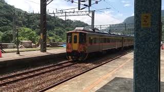 (1120915) 4715次DRC1000型柴油客車猴硐進站(由老蕭親自拍攝)