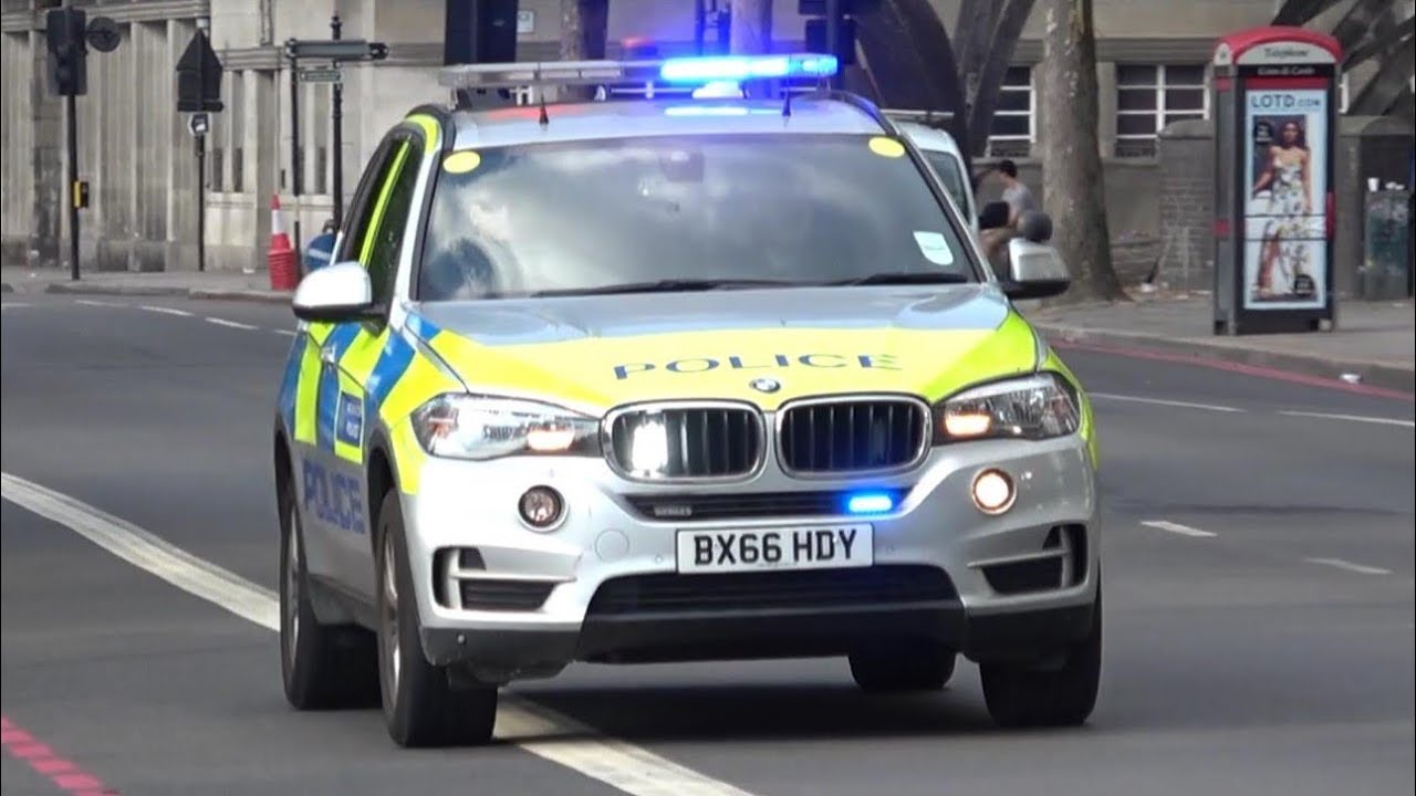 London Armed Police car responding VERY FAST with BULLHORN! YouTube