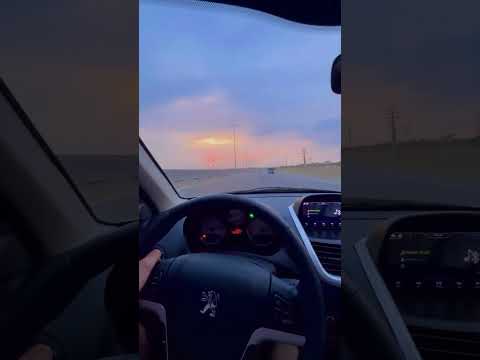 تا افق راهی نیست موزیک اتفاقی پلی شده وهمه چی اتفاقی بود و بچیزی ارتباط نداره