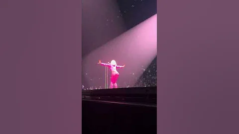 AAAHH MEN! - Doja Cat: Tour Ma Vie ~ Spark Arena, Auckland NZ (barricade pov) 18/11/25