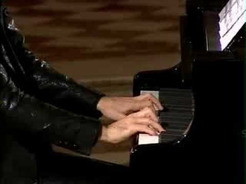 David Greilsammer plays Mozart