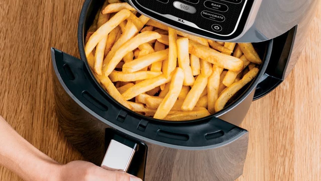 Ninja AF150AMZ Air Fryer XL, 5.5 Qt. Capacity that can Air Fry, Air Roast, Bake, Reheat
