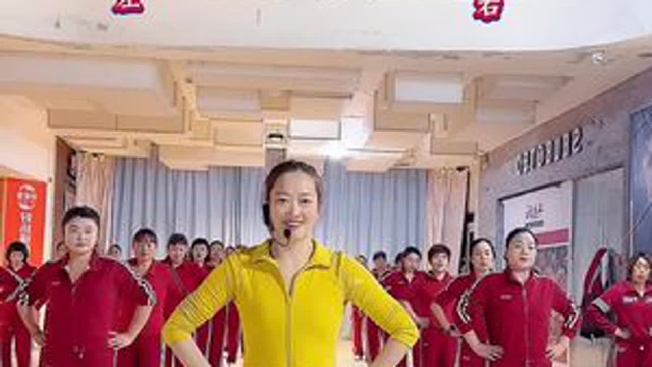 冬天怕冷的就这样跳！#全民健身你我同行 #有氧健身操 #喜欢运动的一起来 #简单易学 #适合所有人